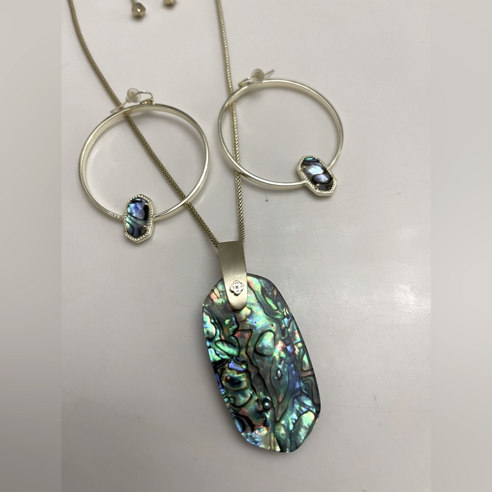 Kendra Scott abalone necklace and earrings set